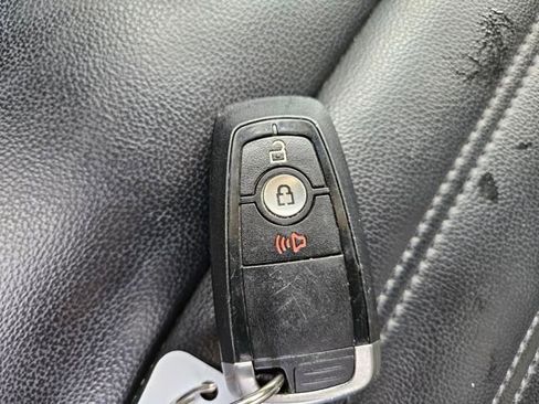 Used 2024 Ford Edge SEL image 29