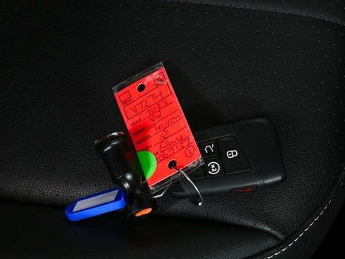 Certified 2023 Volkswagen Tiguan SE image 37