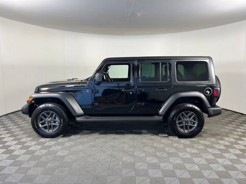 Used 2026 Jeep Wrangler Unlimited Sport AWD/4WD image 4