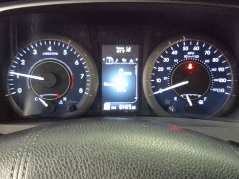 Used 2018 Toyota Sienna LE image 12