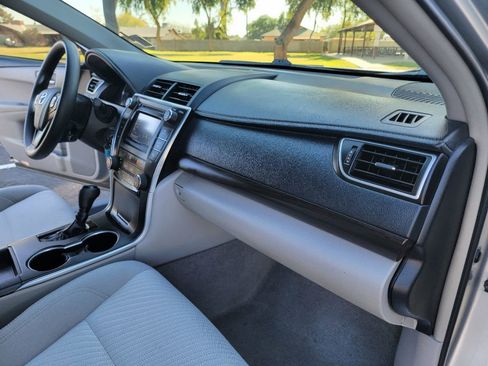 Used 2017 Toyota Camry LE image 17