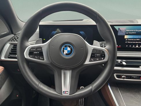 Used 2026 BMW X5 xDrive50e w/ Executive Package image 9