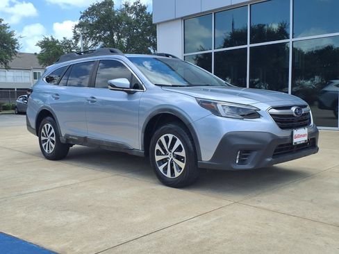 Used 2020 Subaru Outback Premium w/ Popular Package #1 AWD/4WD image 2