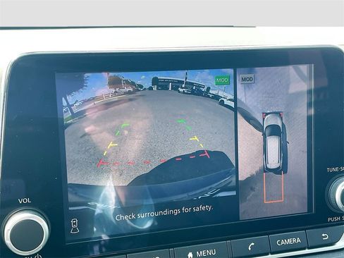 Used 2025 Nissan Rogue SV image 16