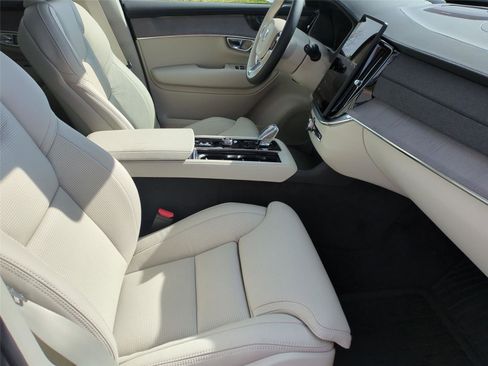 New 2026 Volvo XC90 T8 Ultra w/ Protection Package Premier AWD/4WD image 20