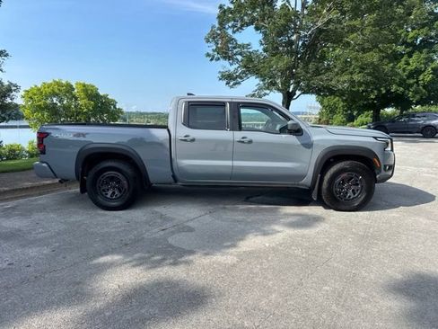 Used 2025 Nissan Frontier PRO-4X AWD/4WD image 8
