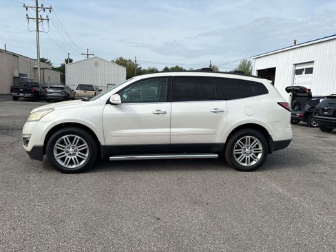 Used 2015 Chevrolet Traverse LT w/ Style and Technology Package image 2