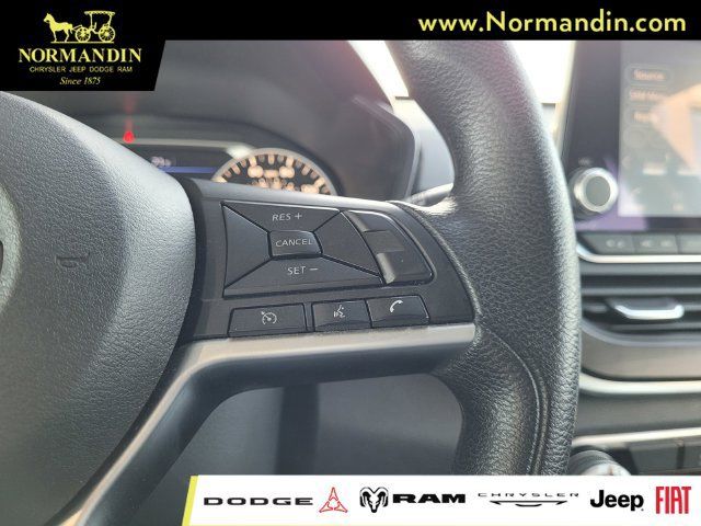 Used 2025 Nissan Altima 2.5 SV FWD image 14