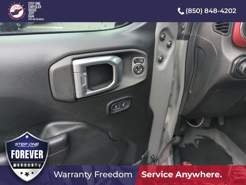 Used 2021 Jeep Wrangler Unlimited Rubicon w/ LED Lighting Group AWD/4WD image 18