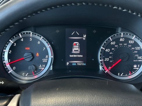 Used 2022 Toyota Highlander LE FWD image 24