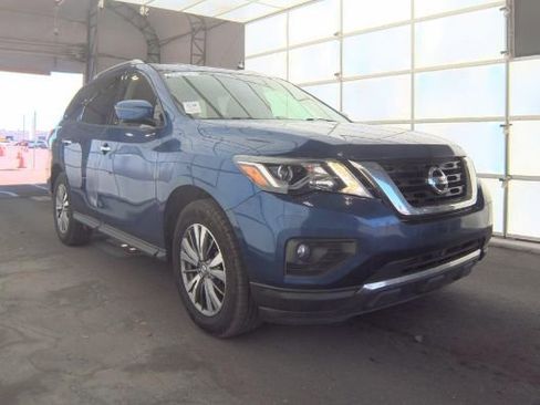 Used 2020 Nissan Pathfinder SL image 2