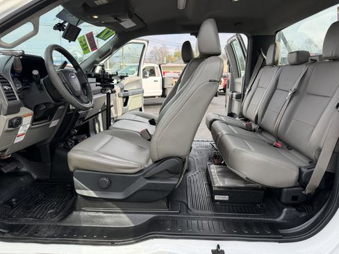 Used 2017 Ford F550 4x4 SuperCab Super Duty image 13