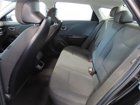 Used 2025 Kia K4 FWD image 29