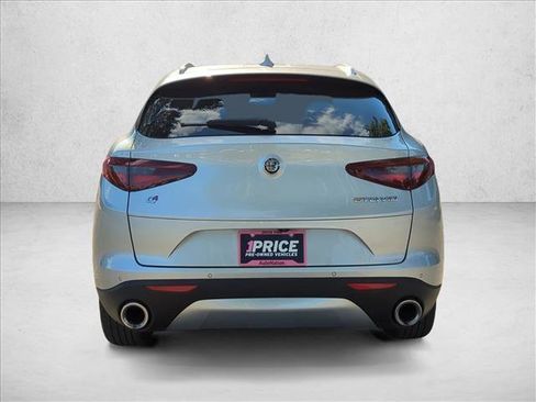 Used 2018 Alfa Romeo Stelvio AWD image 7