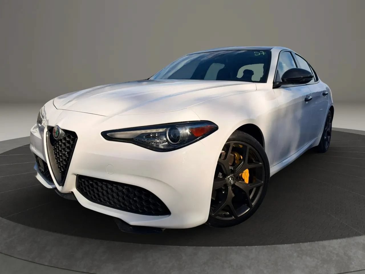Used 2019 Alfa Romeo Giulia AWD w/ Quick Order Package 22J Sport image 1