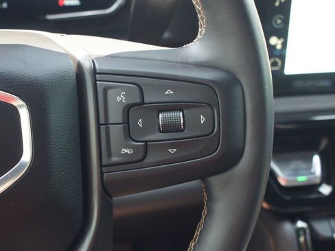 Used 2024 GMC Sierra 2500 AT4 w/ AT4 Premium Plus Package AWD/4WD image 11