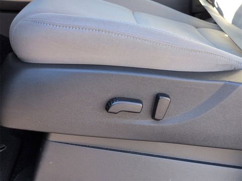 Used 2024 Nissan Frontier SV w/ SV Convenience Package image 14