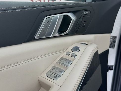 New 2026 BMW X7 xDrive40i w/ Premium Package image 18