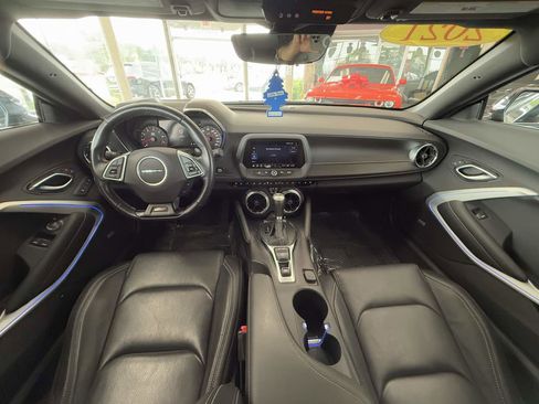 Used 2021 Chevrolet Camaro SS image 40