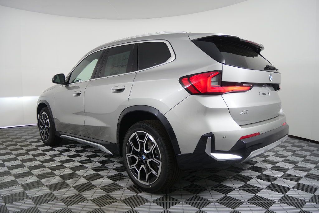 Used 2026 BMW X1 xDrive28i w/ Convenience Package AWD/4WD image 3