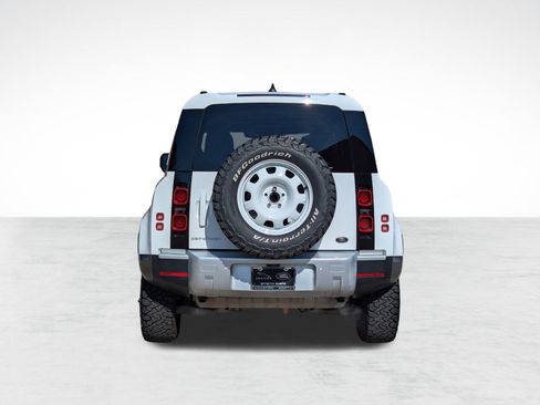 Used 2023 Land Rover Defender 110 AWD/4WD image 10