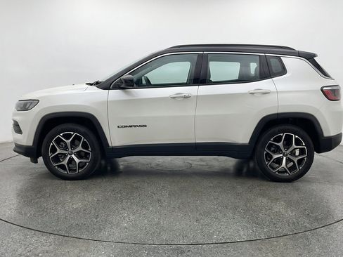Used 2025 Jeep Compass Limited AWD/4WD image 5