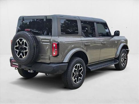 New 2025 Ford Bronco Outer Banks image 2