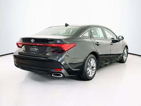 Used 2019 Toyota Avalon XLE image 9
