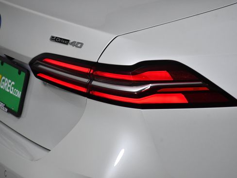 Used 2025 BMW i5 eDrive40i image 32