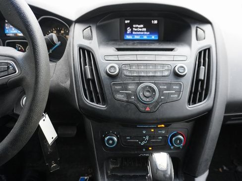 Used 2016 Ford Focus SE image 8