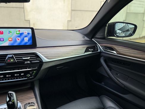 Used 2023 BMW M550i xDrive w/ Executive Package AWD/4WD image 12