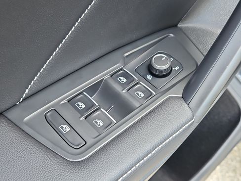 Used 2024 Volkswagen Tiguan SE R-Line AWD/4WD image 20