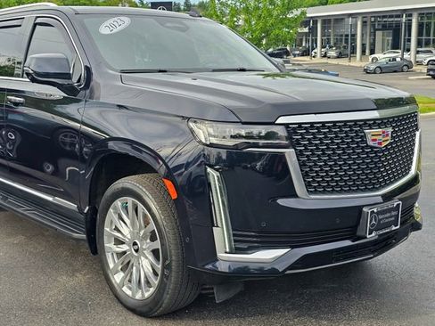 Used 2023 Cadillac Escalade ESV Premium Luxury w/ Performance Package AWD/4WD image 2