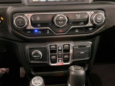 Used 2023 Jeep Wrangler Unlimited Sahara image 14