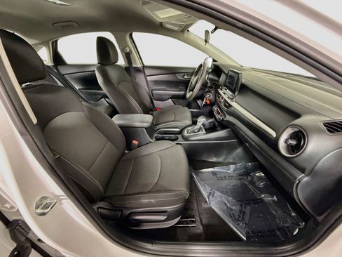Used 2019 Kia Forte LXS FWD image 28