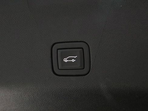Used 2024 GMC Yukon SLT w/ SLT Luxury Package AWD/4WD image 22