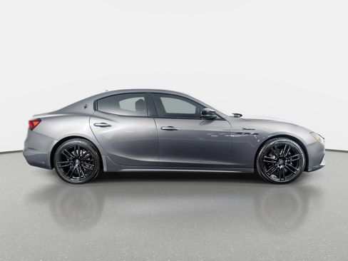 Used 2023 Maserati Ghibli Modena Q4 image 3