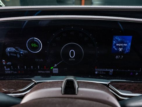 Used 2023 Cadillac Escalade Sport Platinum image 16