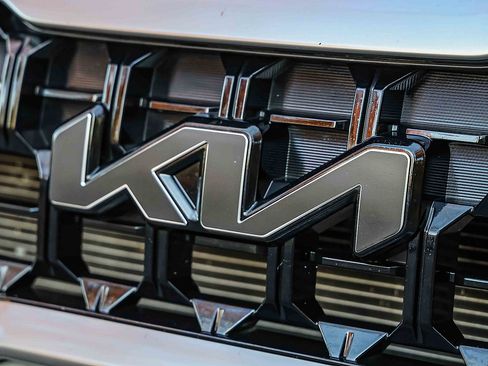 Used 2023 Kia Telluride EX X-Line image 31