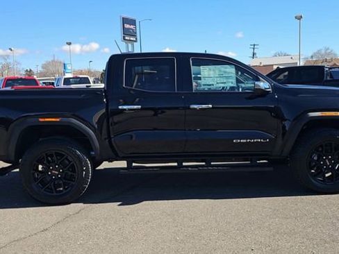 New 2026 GMC Canyon Denali w/ LPO, Denali Black Edition AWD/4WD image 9