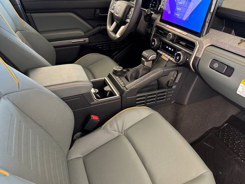 New 2025 Toyota 4Runner Trailhunter image 15