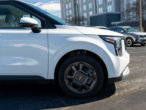 New 2026 Kia Carnival EX FWD image 11