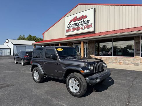 Used 2021 Jeep Wrangler Sport AWD/4WD image 2