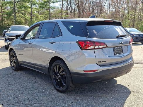Used 2023 Chevrolet Equinox LS w/ LS Convenience Package FWD image 4