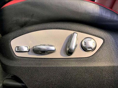 Certified 2023 Porsche Macan image 38