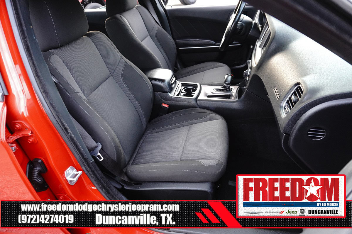 Used 2022 Dodge Charger SXT RWD image 15