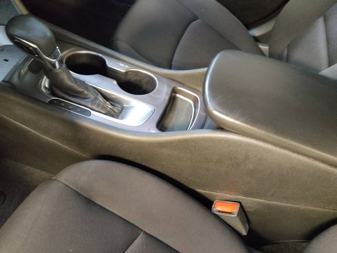 Used 2021 Chevrolet Malibu LS FWD image 26