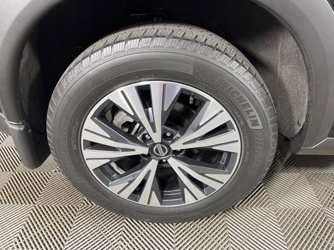 Used 2021 Nissan Rogue SV image 11