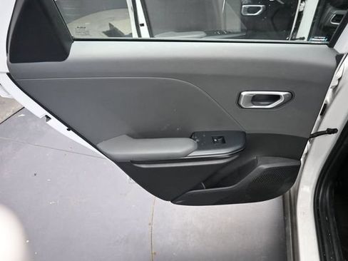 Used 2025 Kia K4 FWD image 12