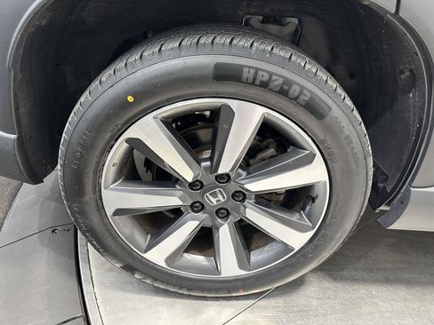Certified 2023 Honda Pilot Touring image 11